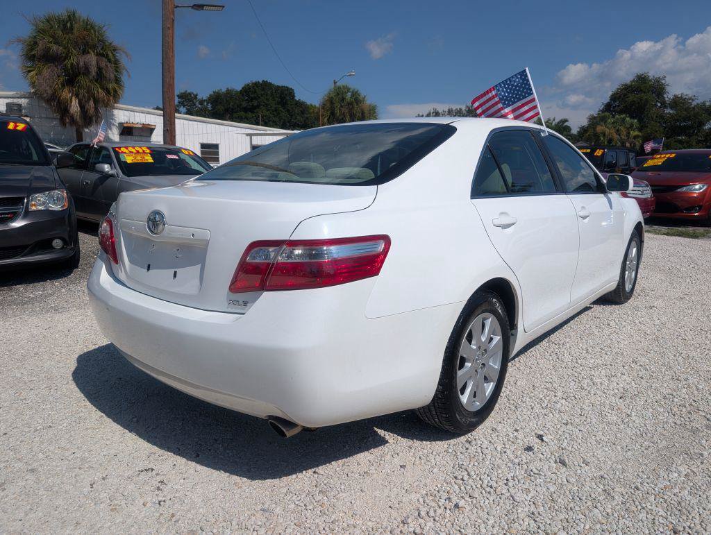 Used 2007 Toyota Camry XLE FWD image 7