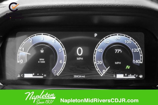 Used 2025 Jeep Grand Cherokee Altitude image 11