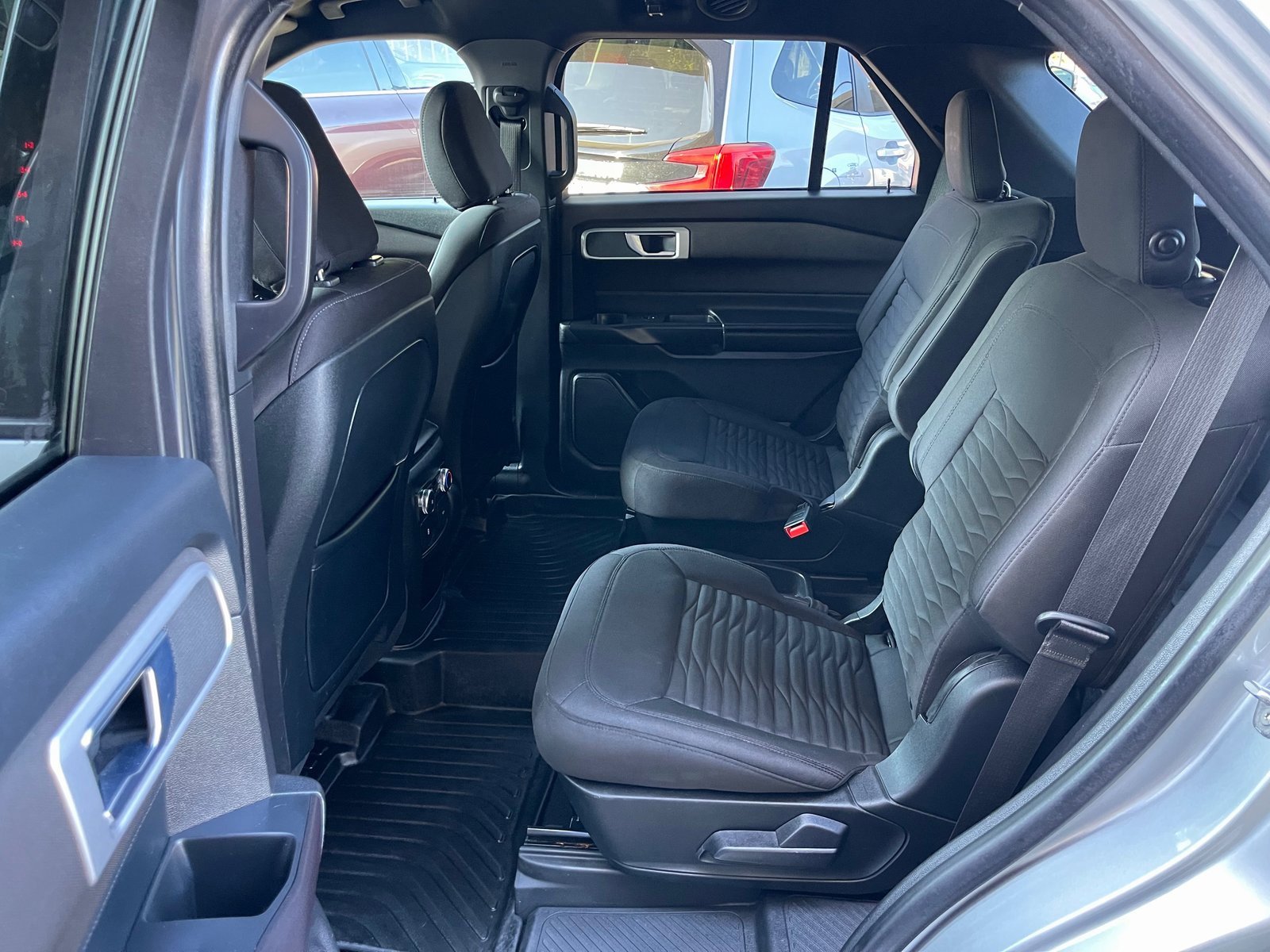 Used 2020 Ford Explorer XLT image 14