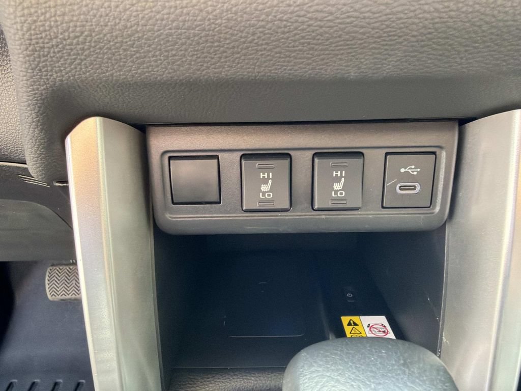 Used 2023 Toyota Corolla Cross XLE w/ Convenience Package FWD image 30