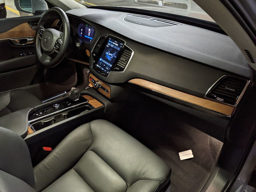 Certified 2025 Volvo XC90 T8 Plus w/ Protection Package Premier image 21