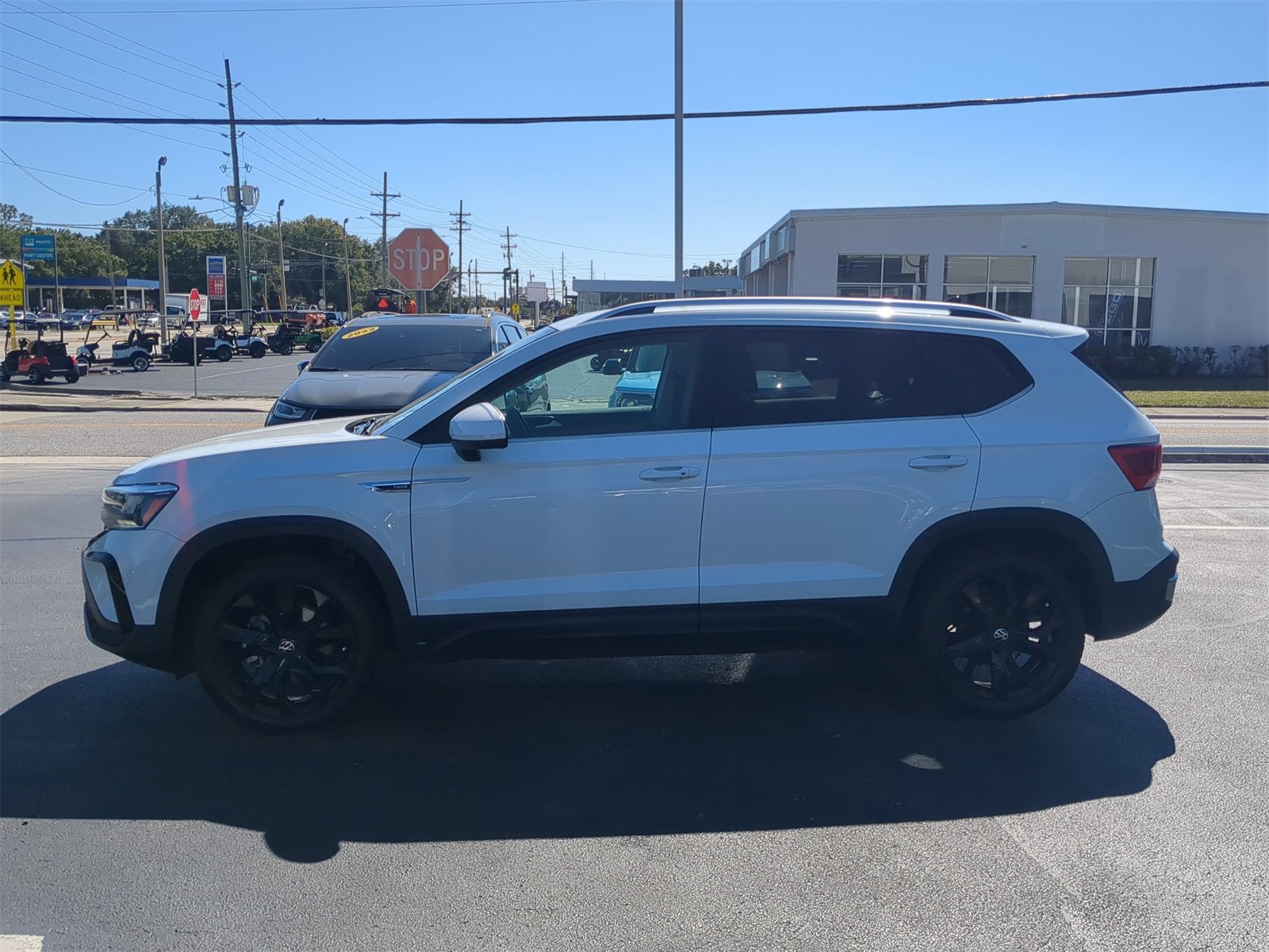 Used 2022 Volkswagen Taos SE image 4