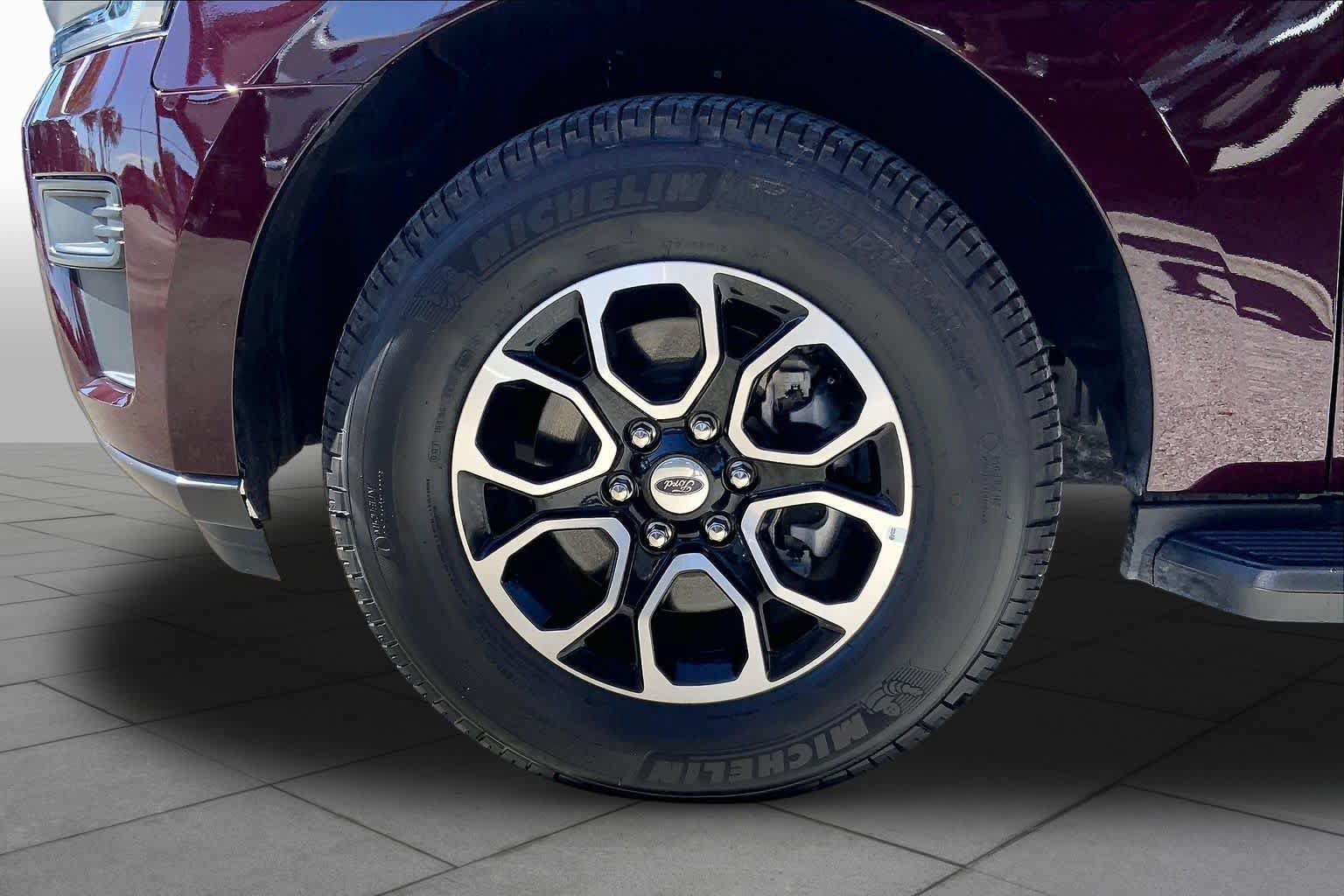 Used 2024 Ford Expedition XLT RWD image 11