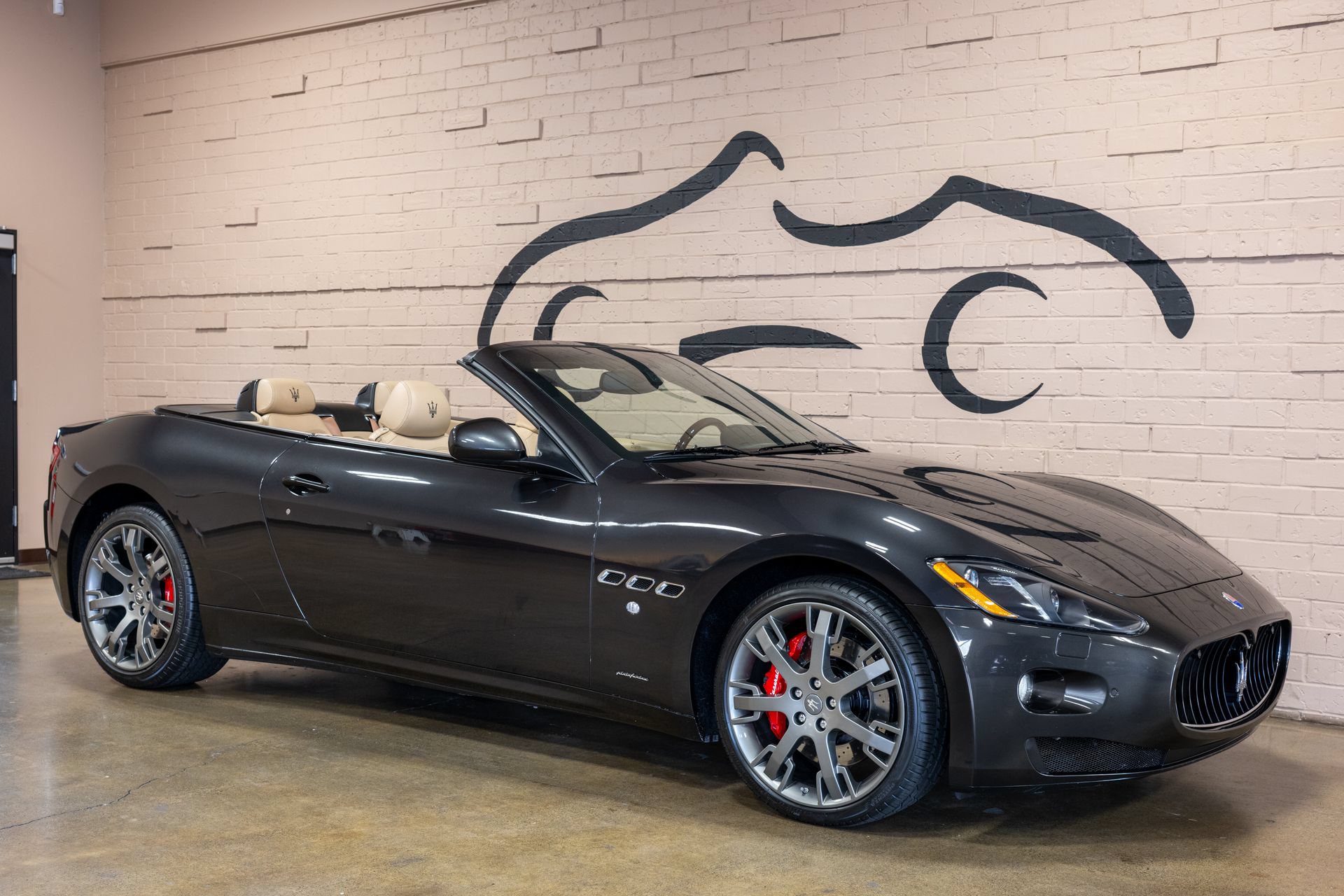 Used 2014 Maserati GranTurismo Convertible RWD image 4