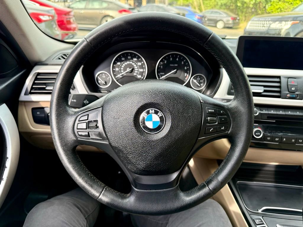 Used 2018 BMW 320i Sedan RWD image 23
