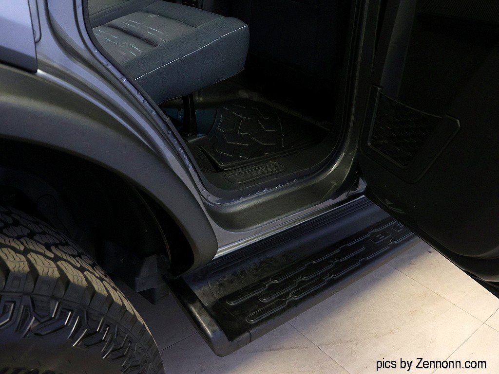 Used 2025 Ford Bronco Heritage Edition AWD/4WD image 36