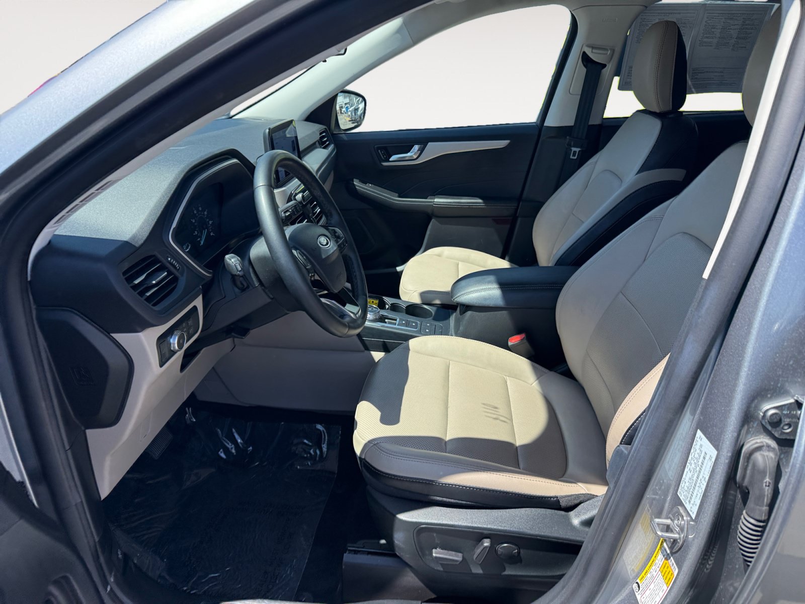 Certified 2022 Ford Escape SEL AWD/4WD image 10