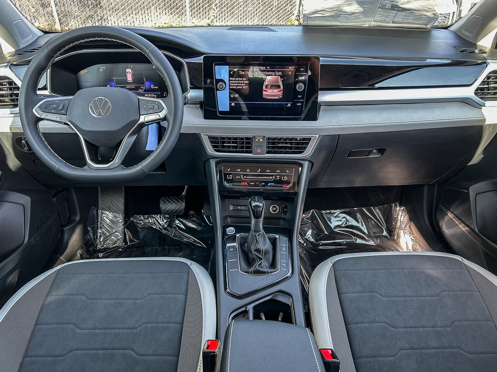 New 2026 Volkswagen Taos SE FWD image 14