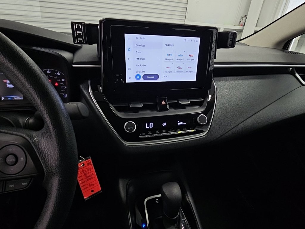 Used 2023 Toyota Corolla LE FWD image 12