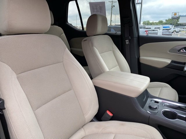 Used 2022 Chevrolet Traverse LS image 20