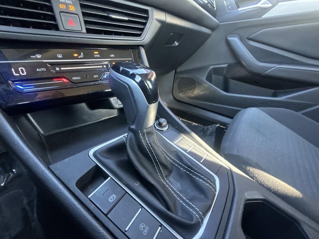 Used 2025 Volkswagen Jetta S image 25