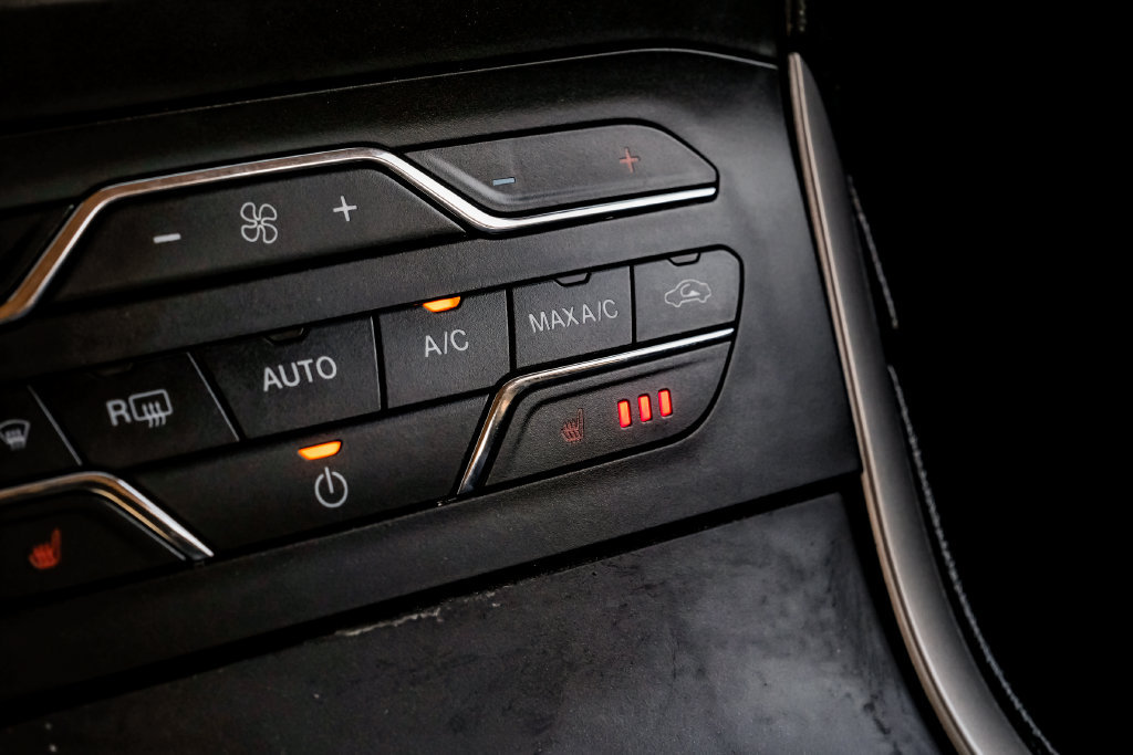 Used 2019 Ford Edge SEL w/ Equipment Group 201A FWD image 21