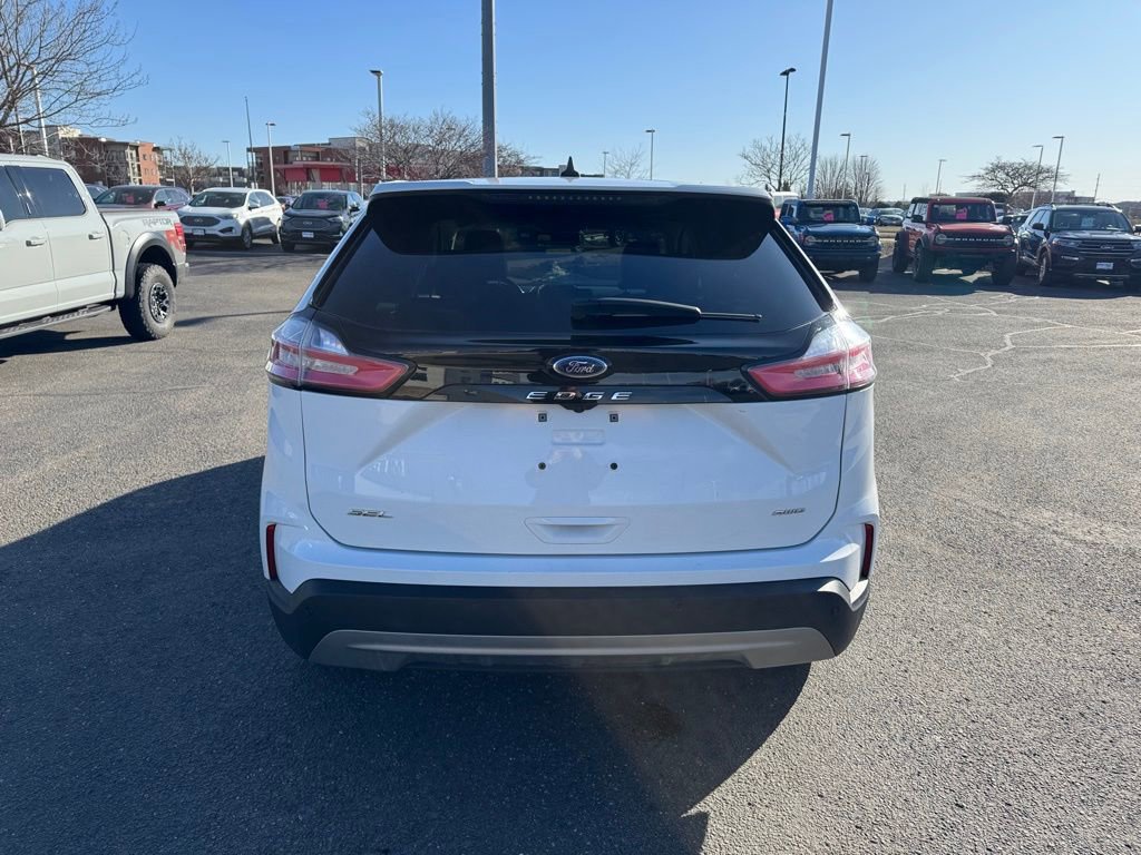 Used 2024 Ford Edge SEL w/ Convenience Package image 4