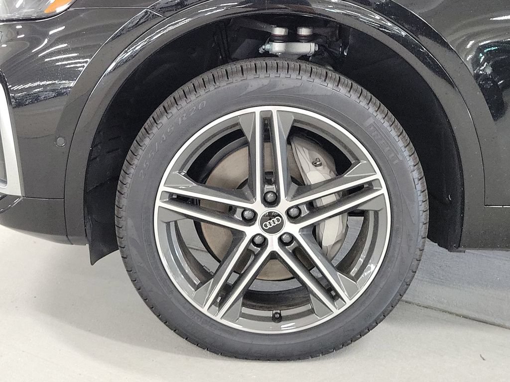 Certified 2024 Audi Q5 e Prestige AWD/4WD image 12