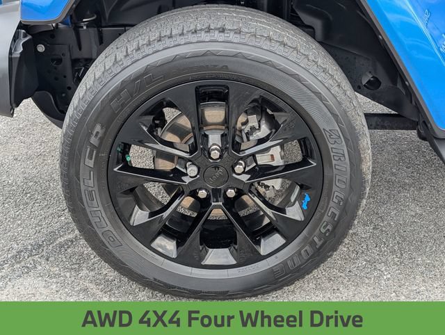 Used 2022 Jeep Wrangler Unlimited Sahara w/ Safety Group AWD/4WD image 12