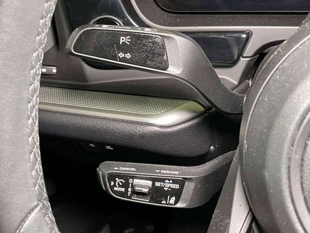 Certified 2025 Porsche Cayenne w/ Premium Package Plus image 42