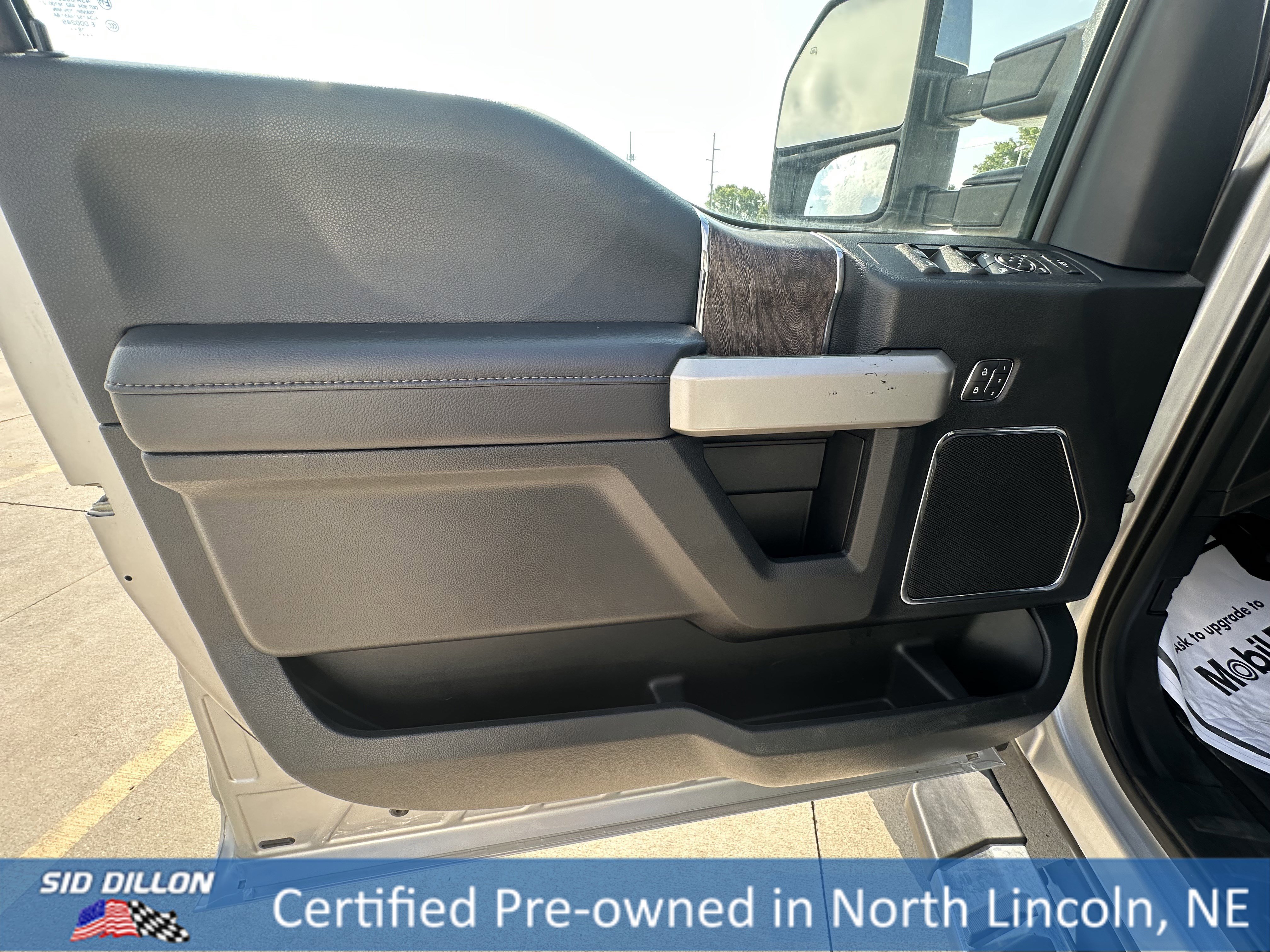 Used 2019 Ford F250 Lariat w/ Chrome Package image 21