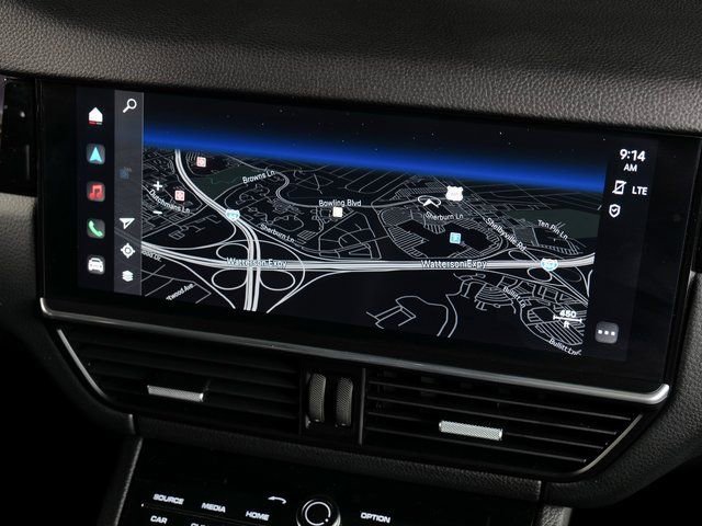 Certified 2023 Porsche Cayenne Platinum Edition image 18