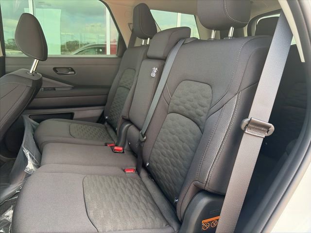 New 2026 Nissan Pathfinder SV image 18