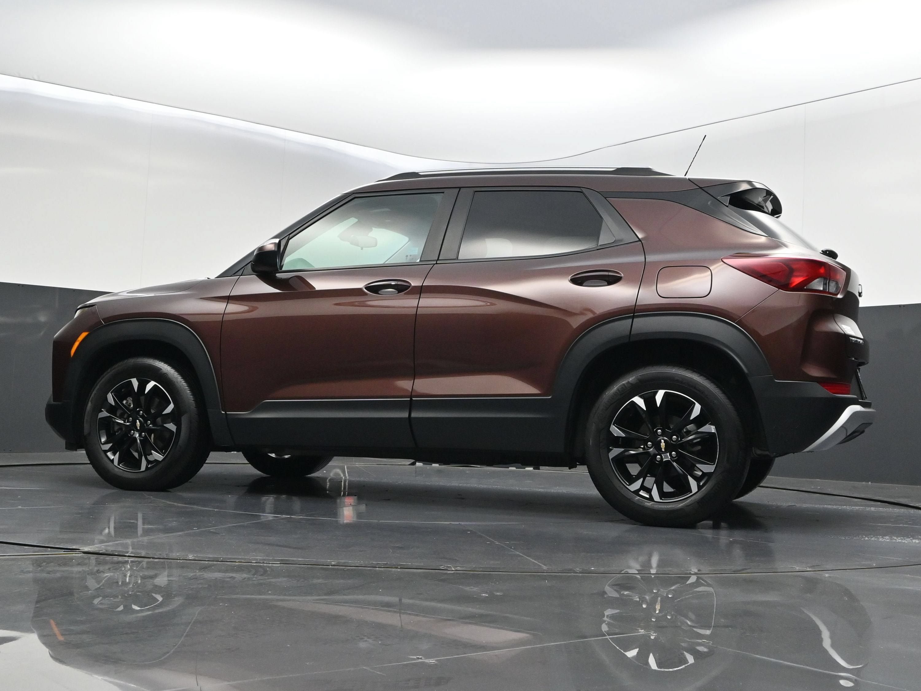 Certified 2023 Chevrolet TrailBlazer LT FWD image 38