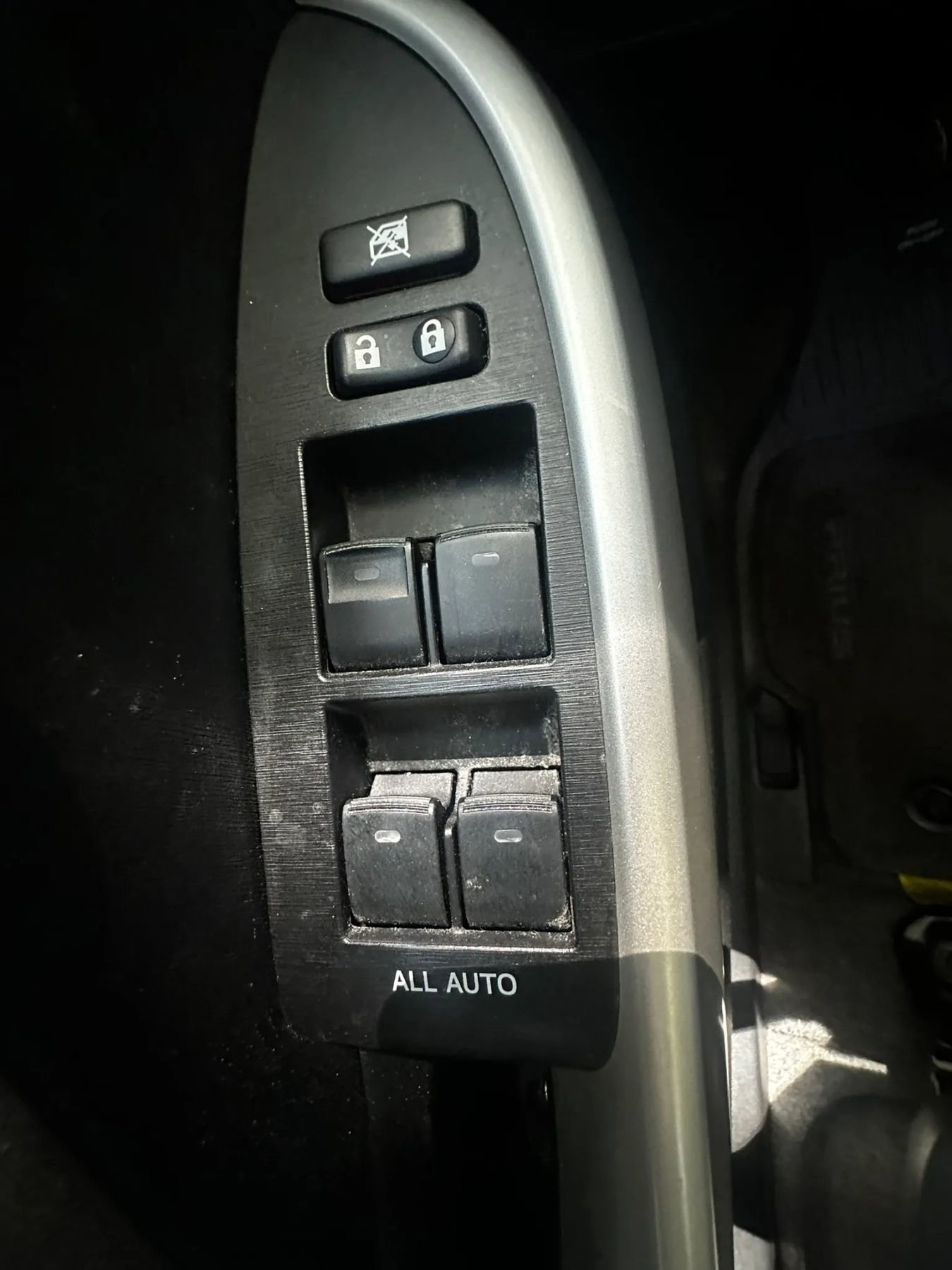 Used 2015 Toyota Prius Three image 29