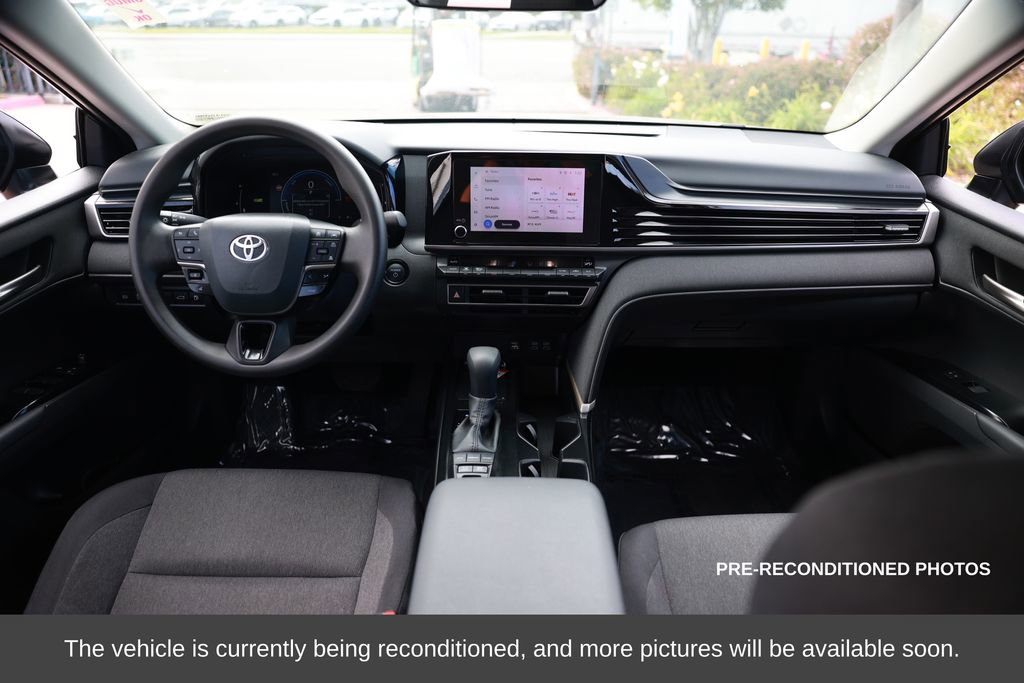 Used 2025 Toyota Camry LE w/ Convenience Package image 22