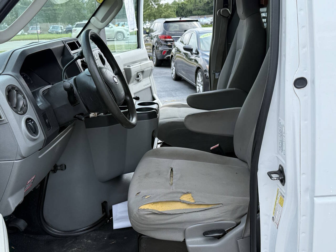 Used 2011 Ford E-250 and Econoline 250 w/ PWR Group RWD image 12