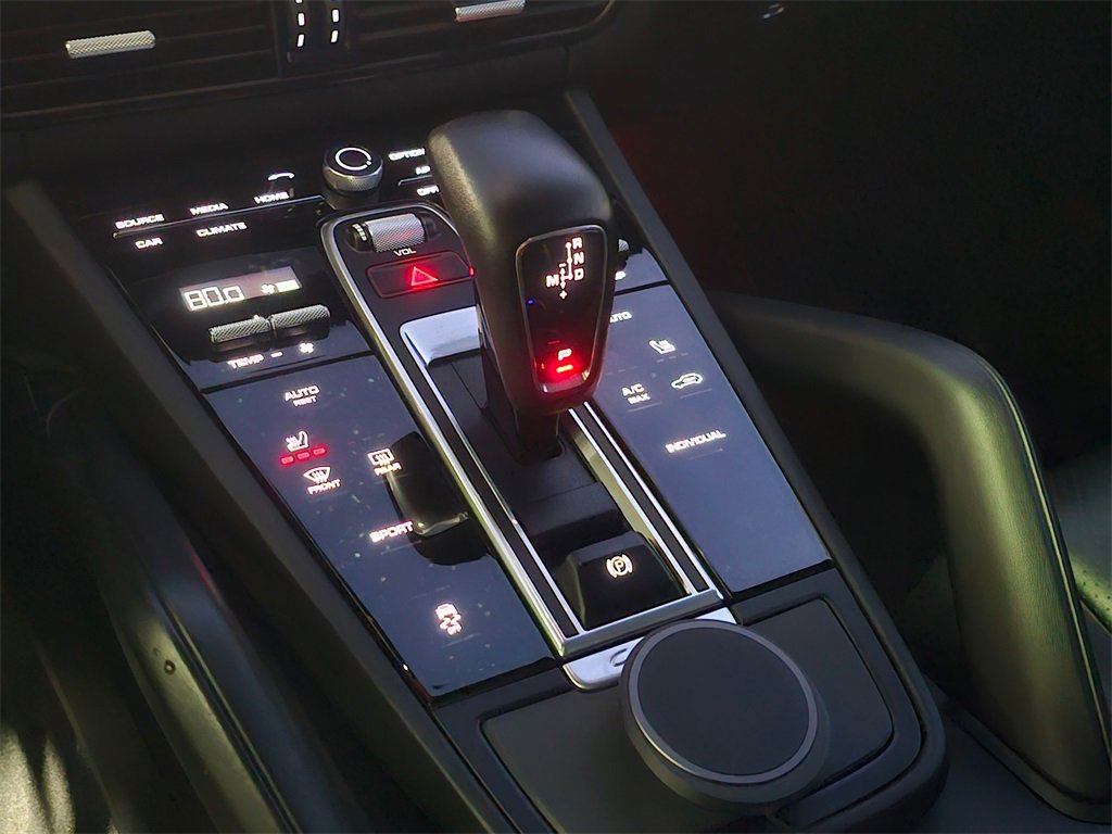 Used 2022 Porsche Cayenne image 34