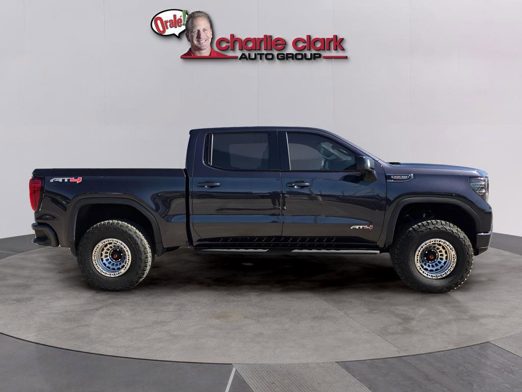 Used 2024 GMC Sierra 1500 AT4 w/ Technology Package AWD/4WD image 7