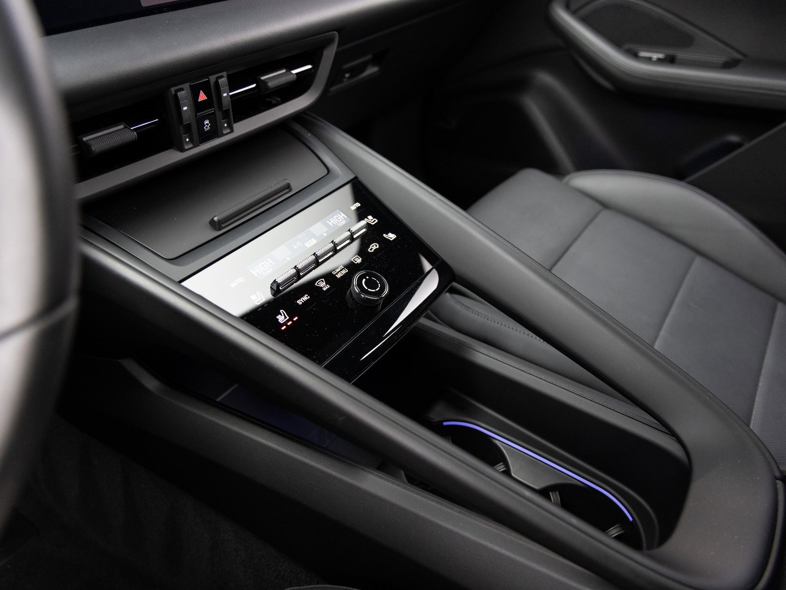 Used 2025 Porsche Macan Electric image 17