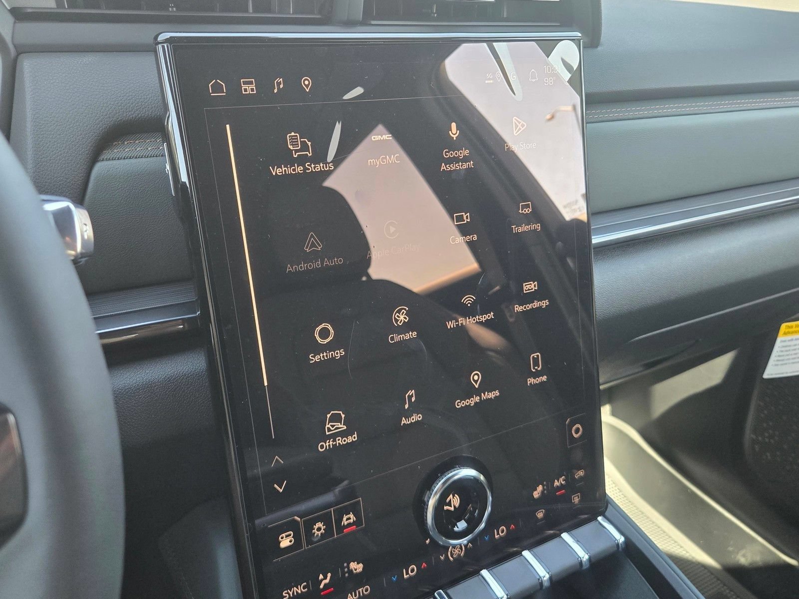 New 2027 GMC Terrain AT4 w/ Technology Package II AWD/4WD image 17
