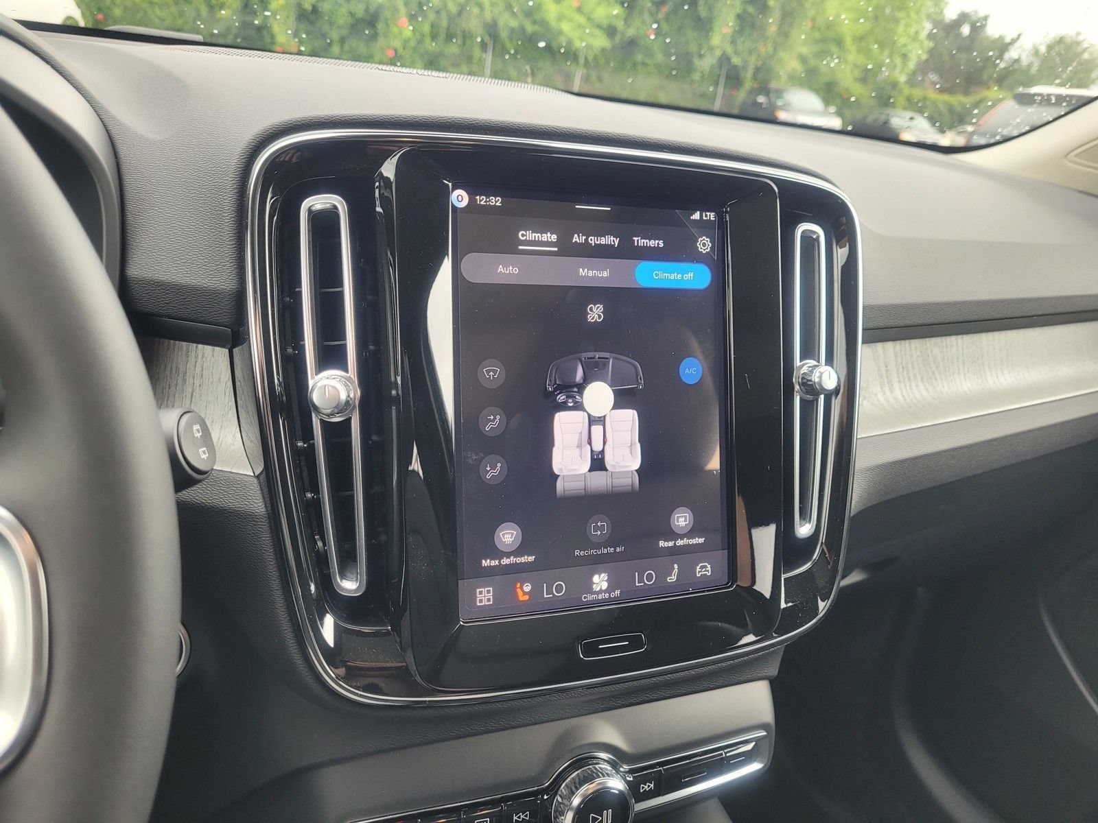 New 2026 Volvo XC40 B5 Ultra w/ Climate Package AWD/4WD image 19