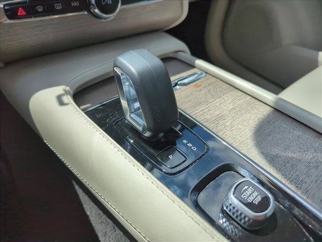 Used 2024 Volvo XC90 B5 Plus AWD/4WD image 8
