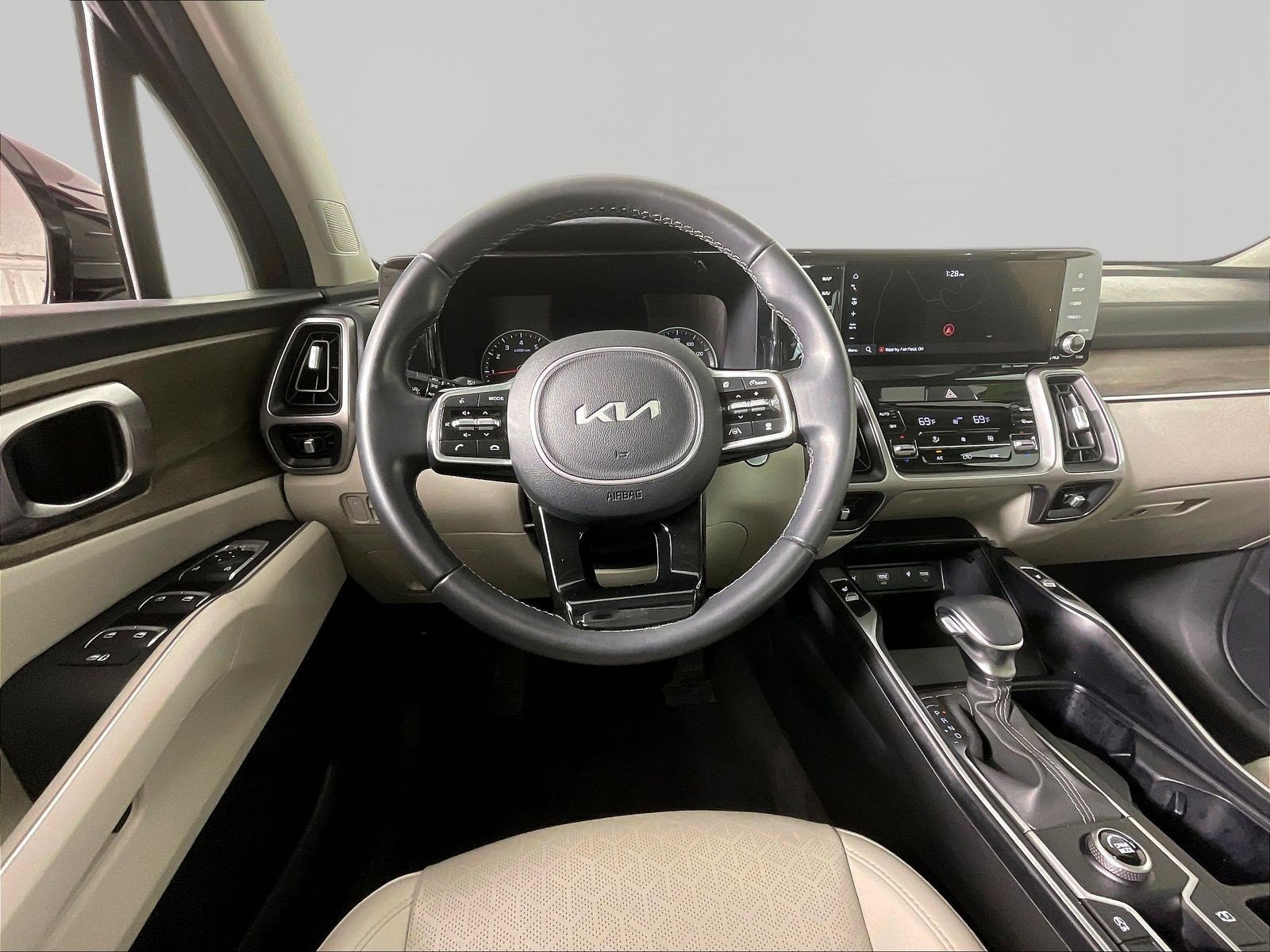 Used 2023 Kia Sorento EX w/ Panoramic Sunroof Package FWD image 8