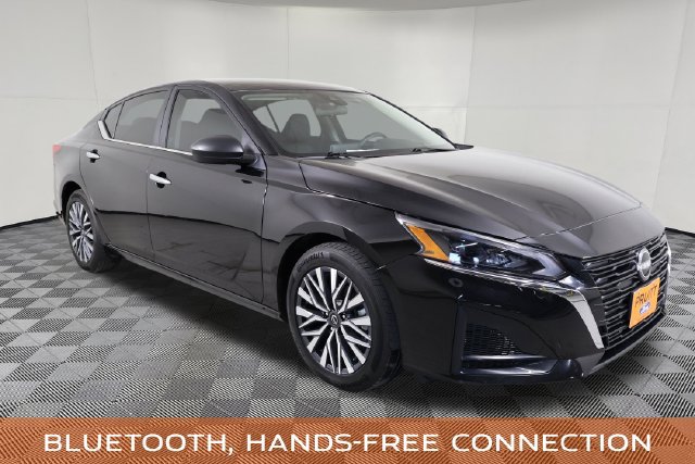 Used 2025 Nissan Altima 2.5 SV FWD image 4
