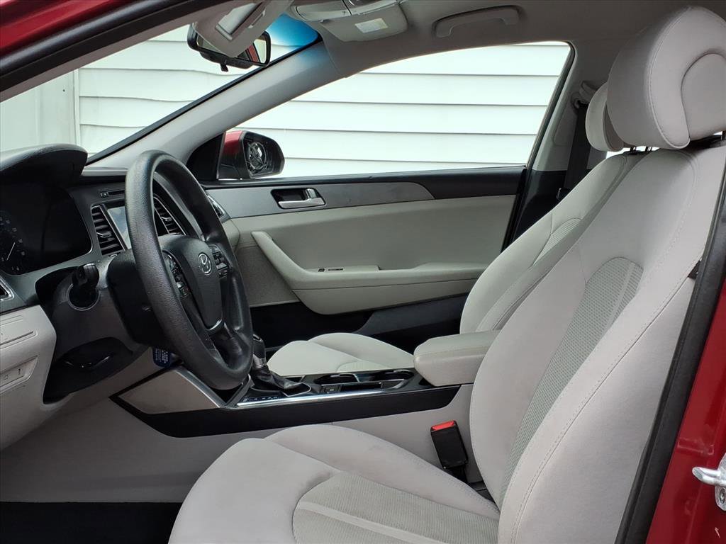 Used 2016 Hyundai Sonata SE image 8