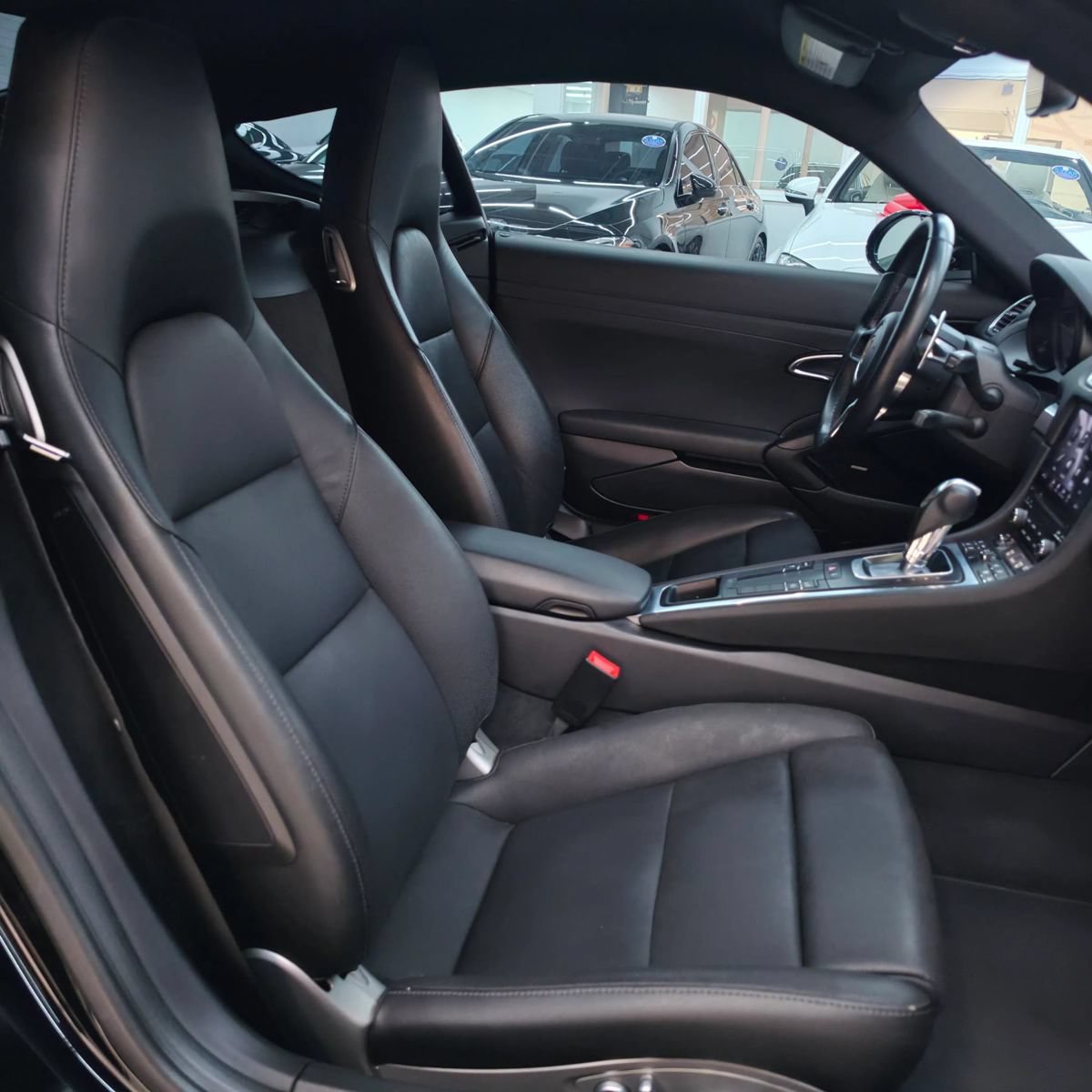 Used 2017 Porsche 718 Cayman RWD image 22