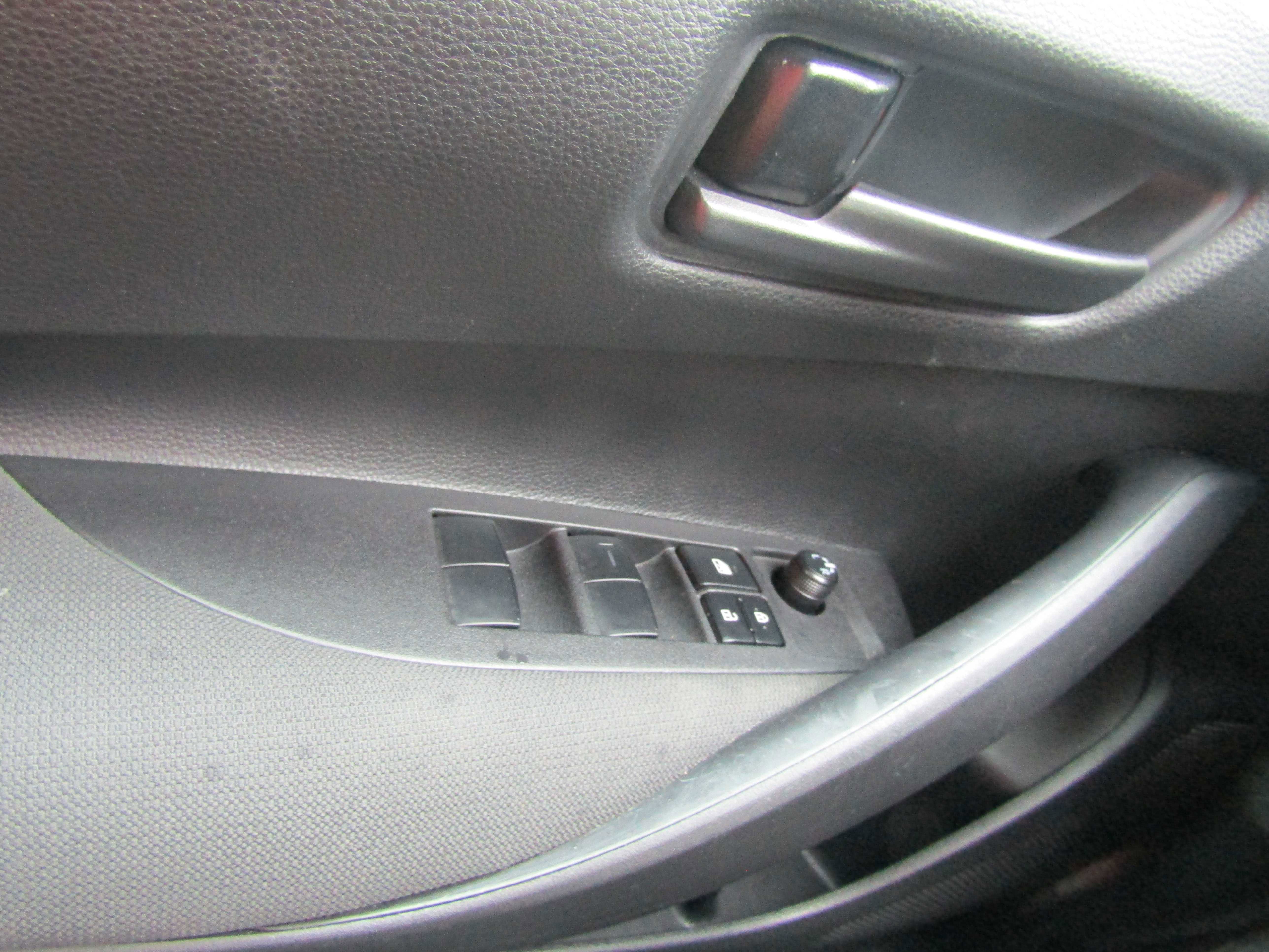 Used 2025 Toyota Corolla LE image 19