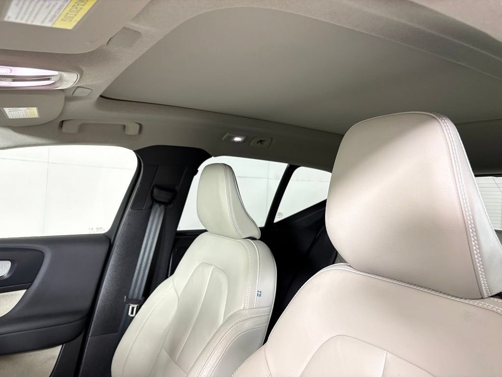 Used 2024 Volvo XC40 B5 Plus w/ Climate Package AWD/4WD image 20