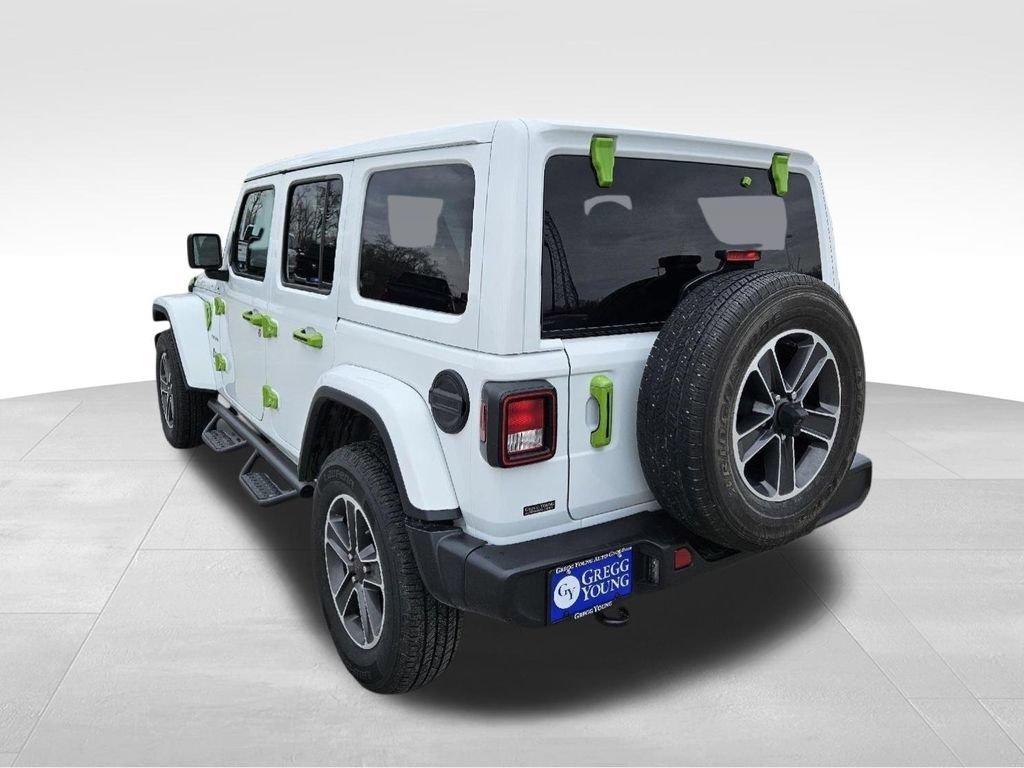 Used 2023 Jeep Wrangler Unlimited Sahara AWD/4WD image 9