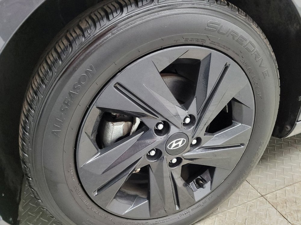Used 2023 Hyundai Elantra SEL w/ Preferred Accessory Package FWD image 31