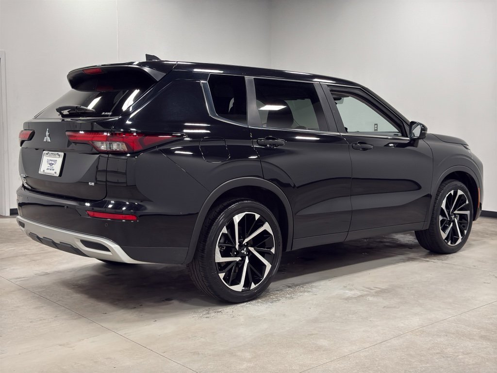 Used 2024 Mitsubishi Outlander SE image 8