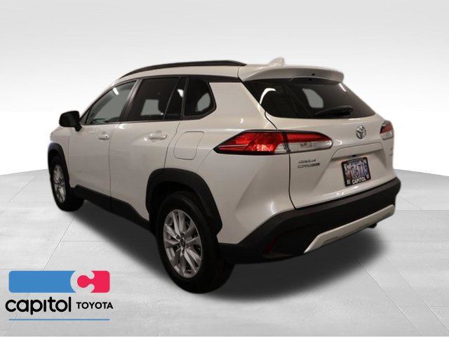 Certified 2022 Toyota Corolla Cross LE w/ Moonroof Package AWD/4WD image 5