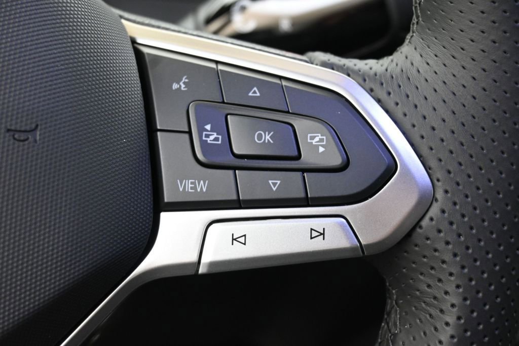 New 2026 Volkswagen Tiguan SE R-Line AWD/4WD image 25