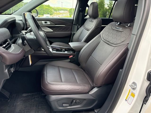 Used 2026 Ford Explorer Platinum w/ LUX Leather Package AWD/4WD image 21