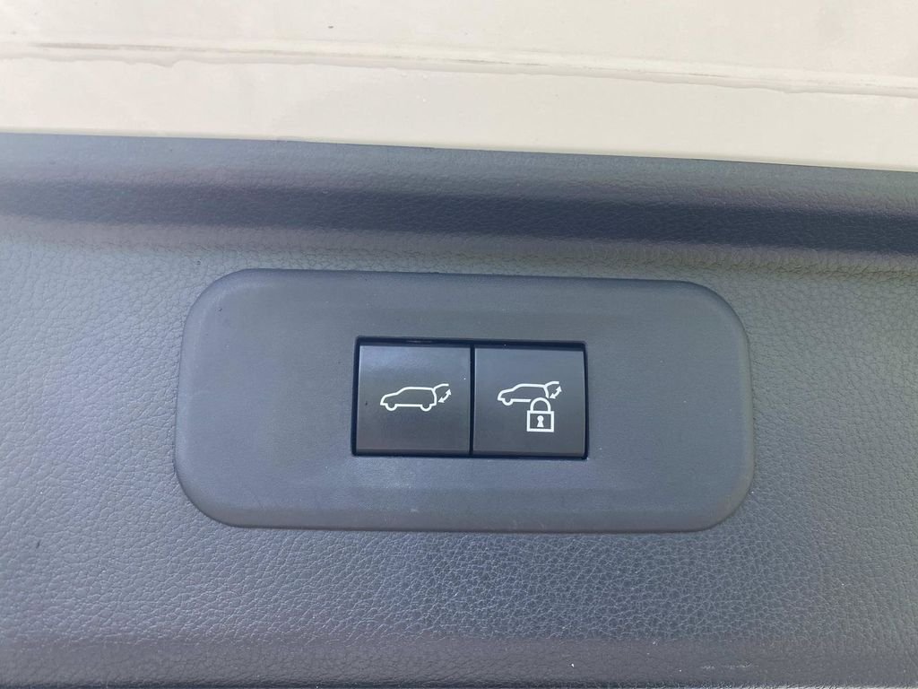 Used 2024 Toyota Grand Highlander AWD Hybrid image 9