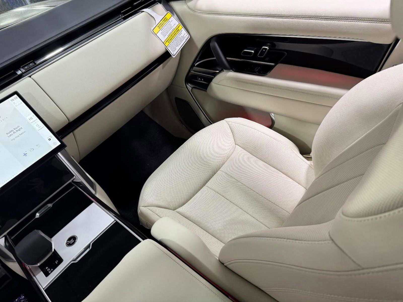 New 2026 Land Rover Range Rover Autobiography image 17