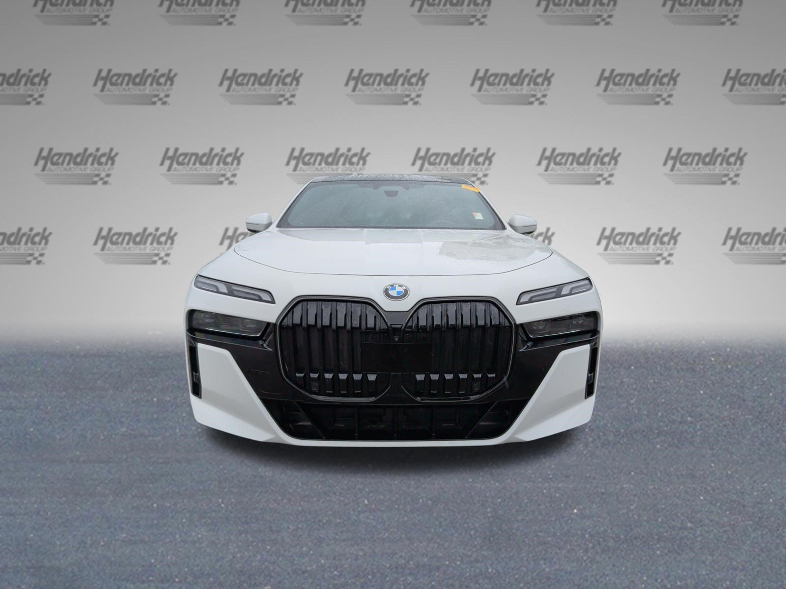 Used 2024 BMW 740i xDrive AWD/4WD image 2