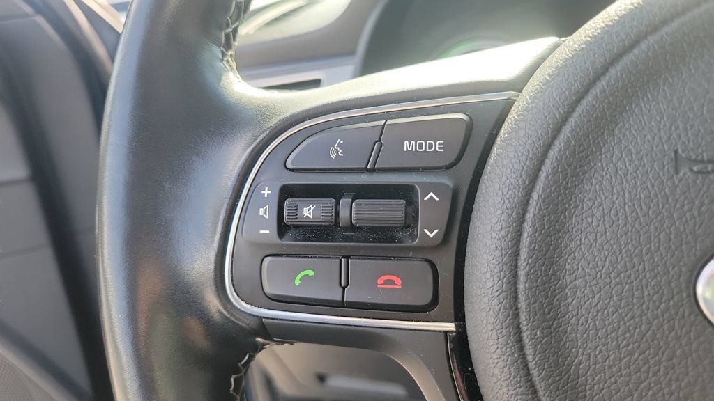 Used 2019 Kia Niro Touring FWD image 21