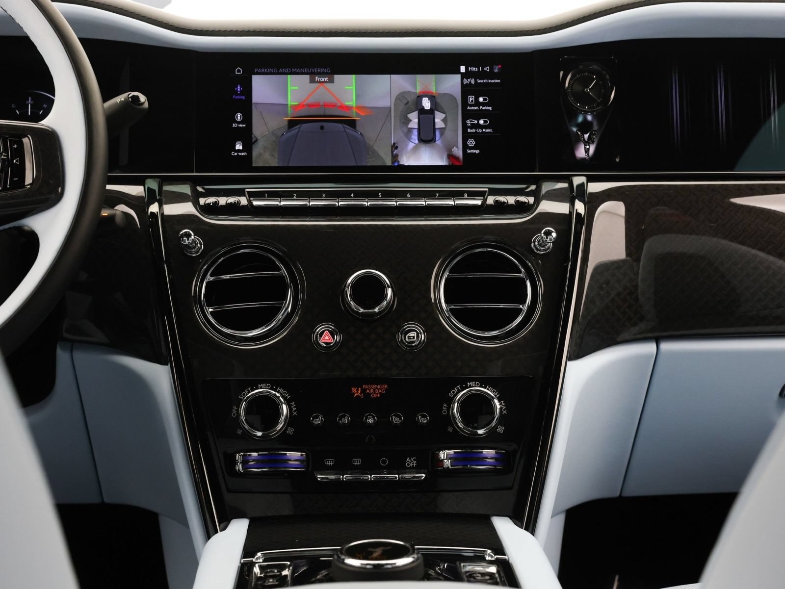 Certified 2025 Rolls-Royce Cullinan Black Badge AWD/4WD image 15